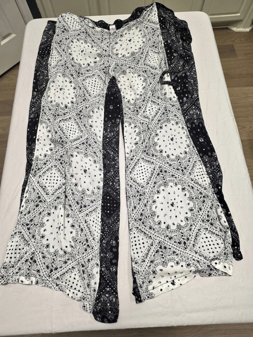 Paisley Wide Leg Pants in Black & White